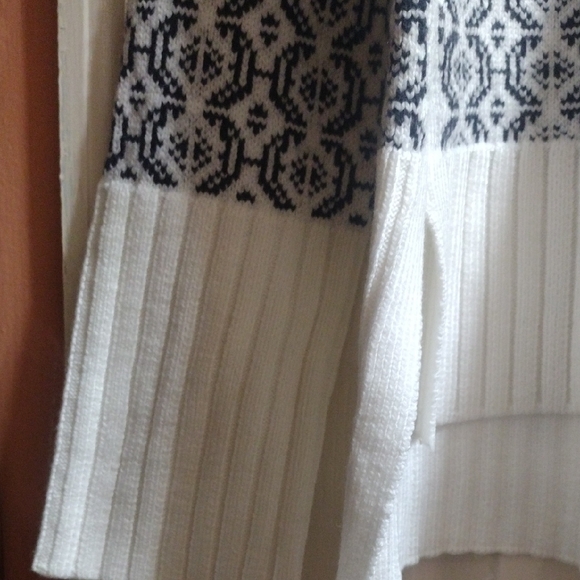 Free Assembly Monochrome Turtleneck Sweater - Picture 6 of 8